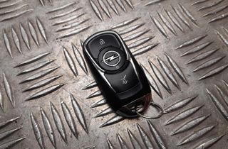 OPEL Insignia B (2017-2024) Tändningsnyckel 13511625 32981322