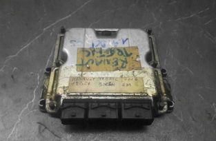 RENAULT Trafic 3 generation (2014-2023) Motorstyrenhet ECU 0281010633 30128292