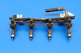 OPEL Meriva 1 generation (2002-2010) Bränsleskena 32973934