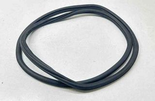 VOLKSWAGEN Passat B7 (2010-2015) Bakdörrens tätningsgummi (på karossen) 3G9867913K 32684304