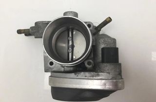 VOLKSWAGEN Passat B5 (1996-2005) Gasspjällskropp 06B133062L 32843948