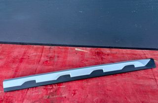 BMW X3 G01 (2017-2024) Främre höger dörrlist 7442794 32827622