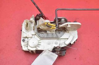 DODGE Caliber 1 generation (2006-2013) Främre höger dörrlås DODGE 28291901