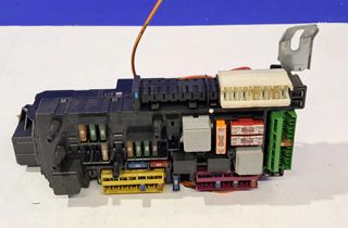 MERCEDES-BENZ E-Class W212/S212/C207/A207 (2009-2016) Säkringsbox 2129060105,2129014604,2129024301 33040430