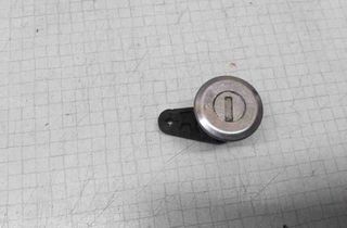 RENAULT Twingo 1 generation (1993-2007) Främre höger dörrlås 32520039