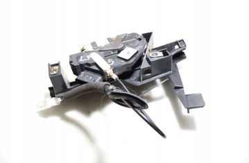 FORD Mondeo 4 generation (2007-2015) Främre höger dörrlås 32928685