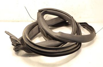 MASERATI Ghibli 3 generation (2013-2024) Vänster bakdörr tätningsgummi 32946522