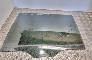 VOLKSWAGEN Touran 3 generation (2015-2023) Bakre vänster dörrglas 33335670