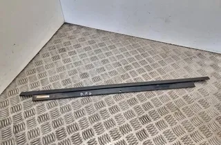 AUDI A1 8X (2010-2020) Bakre höger dörr Fönsterlister 8x4839477 33493000