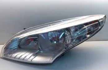 RENAULT Megane 3 generation (2008-2020) Fram höger strålkastare 260600017R 33552887