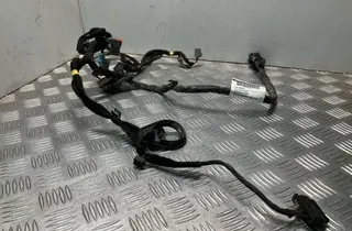 VOLVO V40 2 generation (2012-2020) Kablar till höger bakdörr C01064100,31313719 33511182