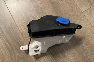 HYUNDAI IONIQ 5 1 generation (2021-2023) Fönsterspolartank 98610-NI000 33533267