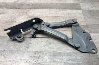 VOLKSWAGEN Golf Plus 2 generation (2009-2014) Främre höger motorhuvsgångjärn 5M0823302 34995760