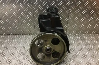 PEUGEOT 206 1 generation (1998-2009) Servostyrningspump 9636868880 33459781