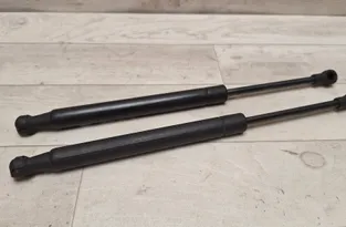 VOLKSWAGEN Touareg 1 generation (2002-2010) Höger baklucka gasfjäderben 33358432