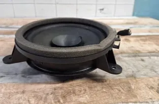 VOLVO V50 1 generation (2003-2012) Ljudhögtalare för höger bakdörr 30657444 34016952