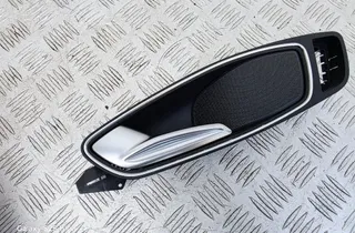 AUDI A1 8X (2010-2020) Främre höger dörrlist 8X0837019D 33538818