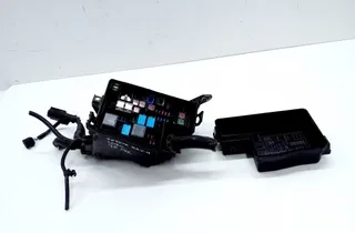 TOYOTA RAV4 4 generation (XA40) (2012-2018) Säkringsbox 82662-42530 33523255