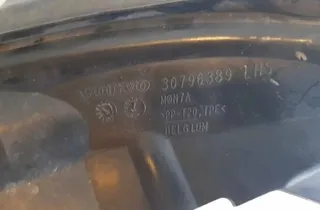 VOLVO V70 3 generation (2007-2020) Kylare luftavledare 30796389 34700496