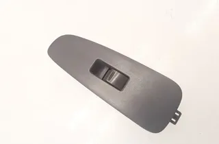 TOYOTA Previa 2 generation (2000-2006) Främre höger dörrfönsterbrytare 76A047 12050950