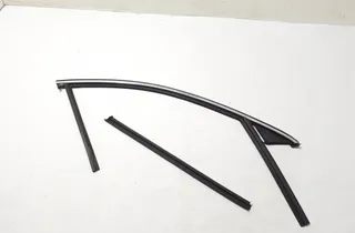 VOLVO V60 2 generation (2018-2023) Främre höger dörr Fönsterlister 32274388 33522879