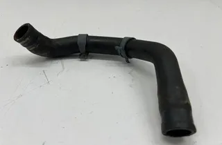 AUDI A4 B9/8W (2015-2024) Kylvätskeslangrör 8W0819370 34986923