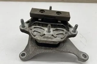 AUDI A4 B9/8W (2015-2024) Växellådsfäste 8W0399118 34987396