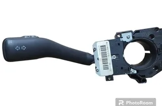 VOLKSWAGEN Golf 6 generation (2008-2015) Indikeringstorkarspaksbrytare 8L0953513G 33247912