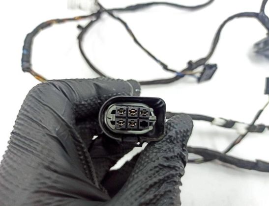 BMW 5 Series F10/F11 (2009-2017) Vänster främre dörrkablar 968813,9688131C,614675,9147281,914728101,9169241,08401205,664059,4380893,7526680,8377234,16705371,1670537,66405910,61139169241 32866299