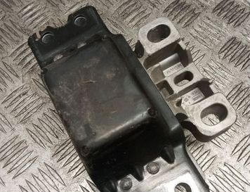 VOLKSWAGEN Passat B6 (2005-2010) Motorfäste på höger sida 3C0199555N 32932321