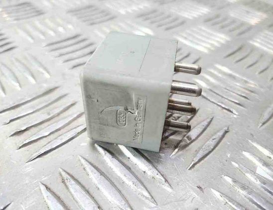 AUDI A6 C6/4F (2004-2011) ABS relä 0332002199 31372814