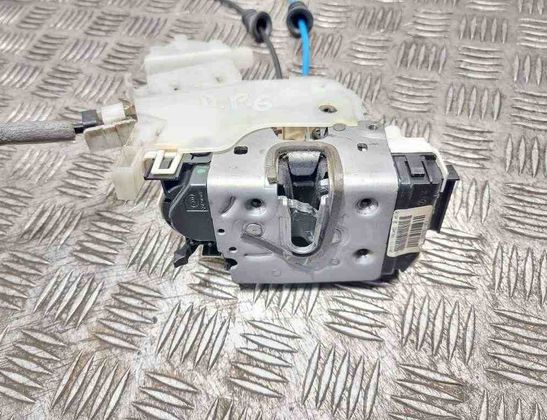 MERCEDES-BENZ E-Class W211/S211 (2002-2009) Bakre höger dörrlås A2047301435 31613002