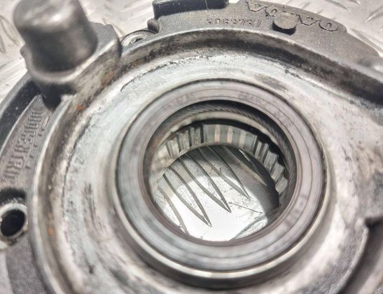 VOLVO S60 1 generation (2000-2009) Oljepump 3063737 32933063