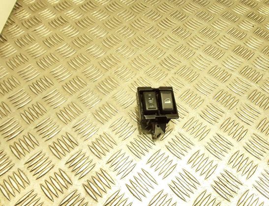 NISSAN X-Trail T31 (2007-2014) Strömställare för sätesvärme 32934534