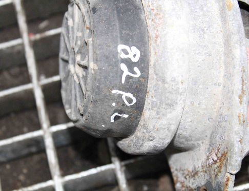 LAND ROVER Discovery 3 generation (2004-2009) Motorfäste på höger sida KKB500441G 22488318