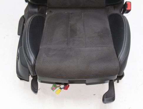 AUDI A4 B9/8W (2015-2024) Invändiga säten med dörrkortssats 32845491