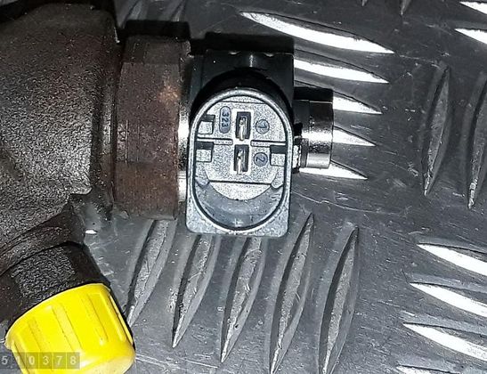 AUDI A5 8T (2007-2016) Oljeinjektor 0445110647 32964875