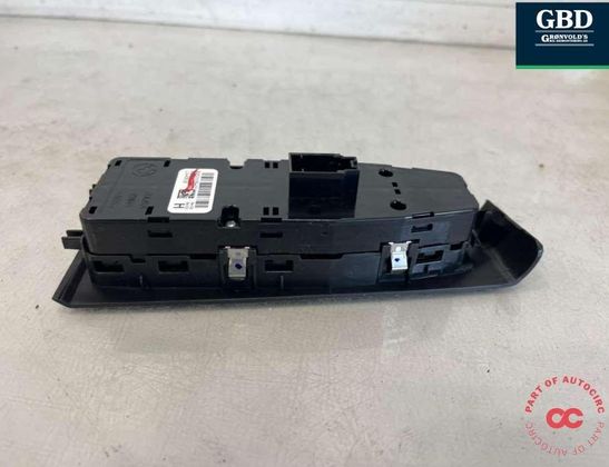 BMW 2 Series Grand Tourer F46 (2018-2023) Vänster främre dörrfönsterbrytare 61319362116 32987825