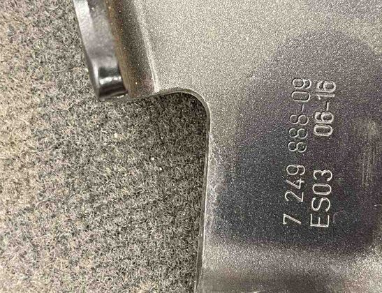 BMW 5 Series F10/F11 (2009-2017) Främre höger motorhuvsgångjärn ES03,7249888 32188179