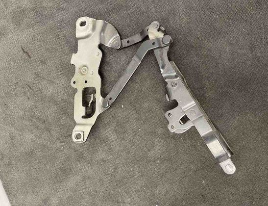 BMW 5 Series F10/F11 (2009-2017) Främre höger motorhuvsgångjärn ES03,7249888 32188179