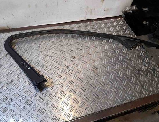 BMW 5 Series F10/F11 (2009-2017) Främre höger dörr Fönsterlister 51337182011,7182011 15340716