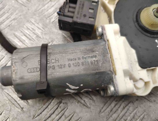 MERCEDES-BENZ E-Class W211/S211 (2002-2009) Främre höger dörr Fönsterkontrollmotor A2118203042 21476056