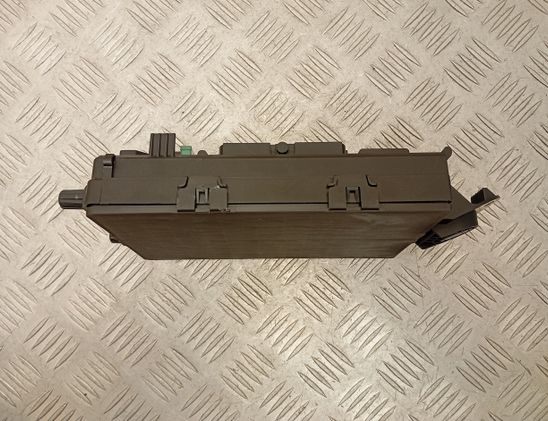 VOLVO XC60 2 generation (2017-2024) Säkringsdosa 31682732,32142591 32792408