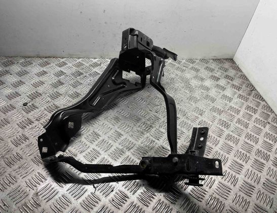 MERCEDES-BENZ C-Class W204/S204/C204 (2004-2015) Vänster sida strålkastare monteringsplatta A2046201191 28004575