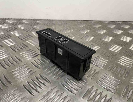 MERCEDES-BENZ E-Class W213/S213/C238/A238 (2016-2024) USB A2058200526 30986327