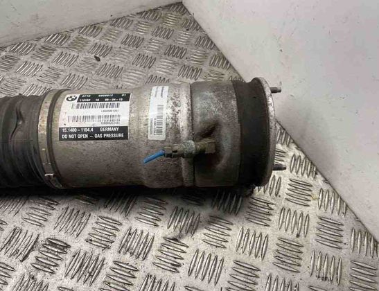 BMW 7 Series F01/F02 (2008-2015) pneumatisk stötdämpare till höger bak 6858812 30992294