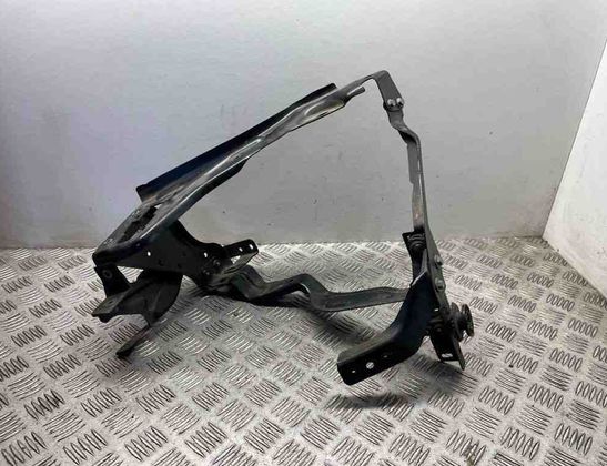 MERCEDES-BENZ C-Class W204/S204/C204 (2004-2015) Vänster strålkastarfäste A2046201191 30996391