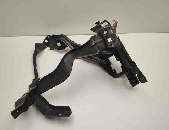 MERCEDES-BENZ C-Class W204/S204/C204 (2004-2015) Vänster sida strålkastare monteringsplatta A2046201191 28851181