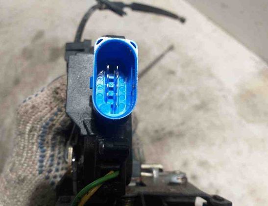 VOLKSWAGEN Golf Plus 1 generation (2004-2009) Främre vänstra dörrlås 3D1837015 31470852