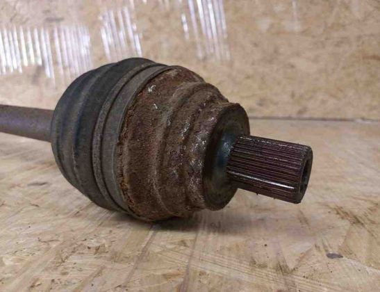 VOLKSWAGEN Passat B6 (2005-2010) Bakre höger drivaxel 31477245